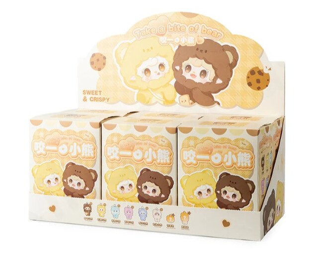 Yooki Take A Bite Of Bear Blind Box V4-1